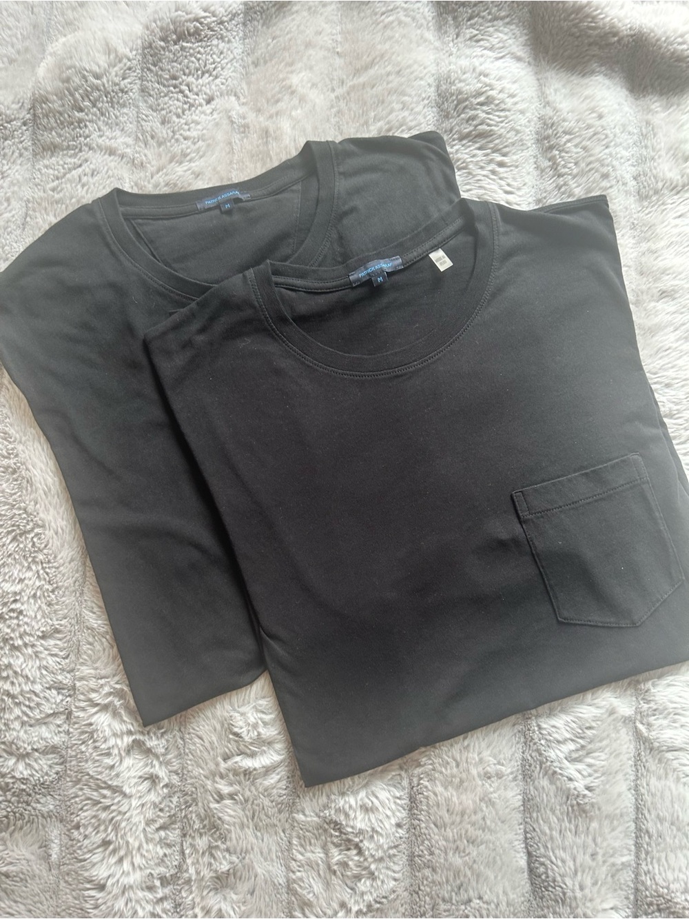 Men's Black Short-Sleeve Crew Neck Pocket Tee